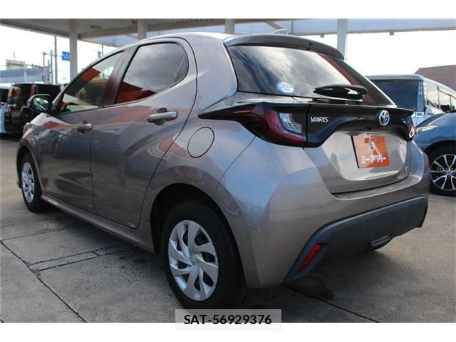 Toyota YARIS 2021-06 8363016-11