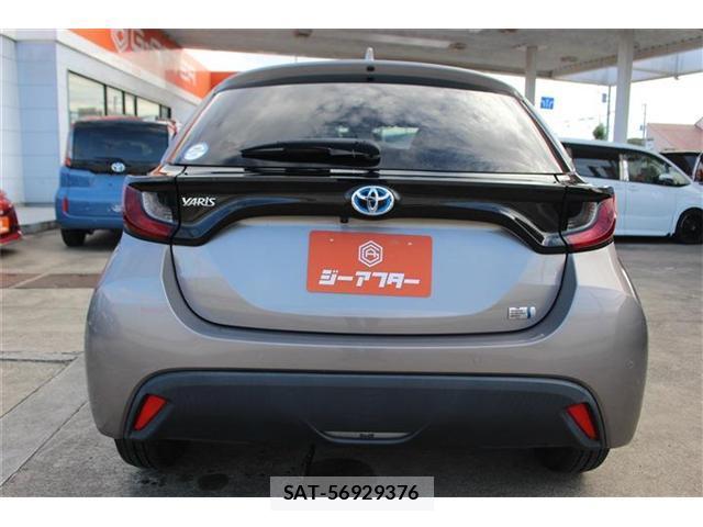Toyota YARIS 2021-06 8363016-12