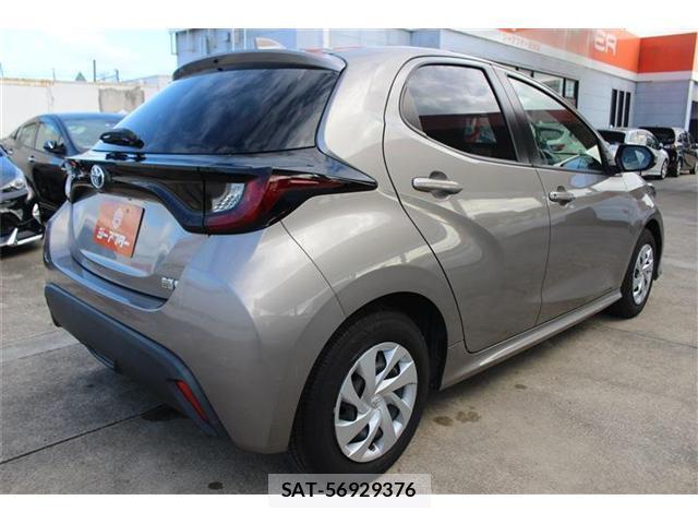 Toyota YARIS 2021-06 8363016-13