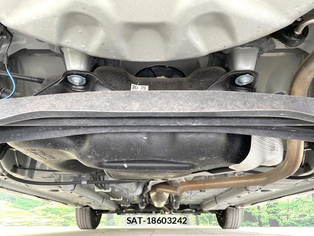 Toyota YARIS 2022-08 8363408-18