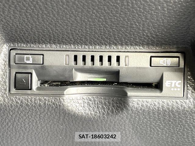 Toyota YARIS 2022-08 8363408-6