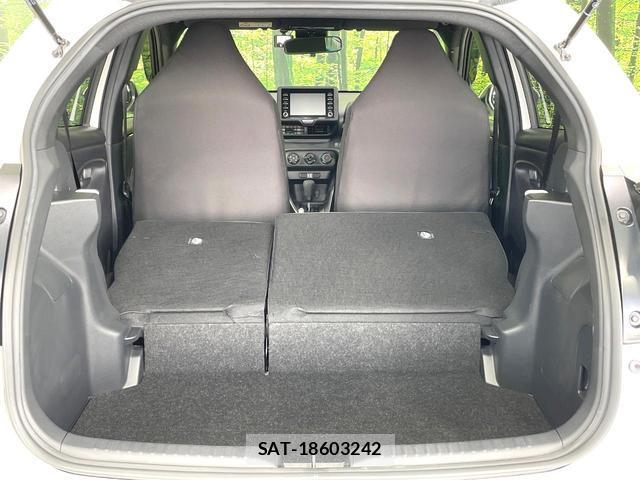 Toyota YARIS 2022-08 8363408-9