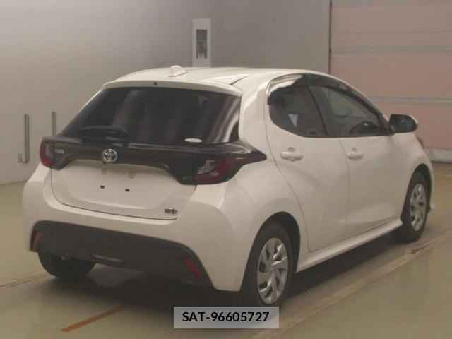 Toyota YARIS 2023-10 8363445-10