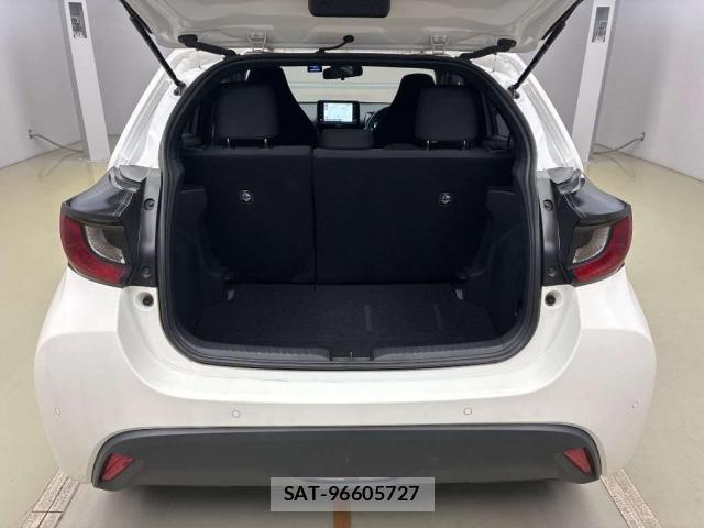 Toyota YARIS 2023-10 8363445-7