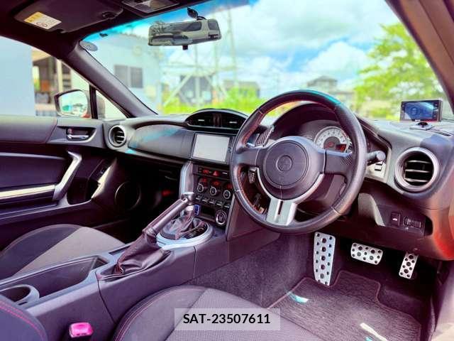 Toyota 86 2012-10 8373262-8