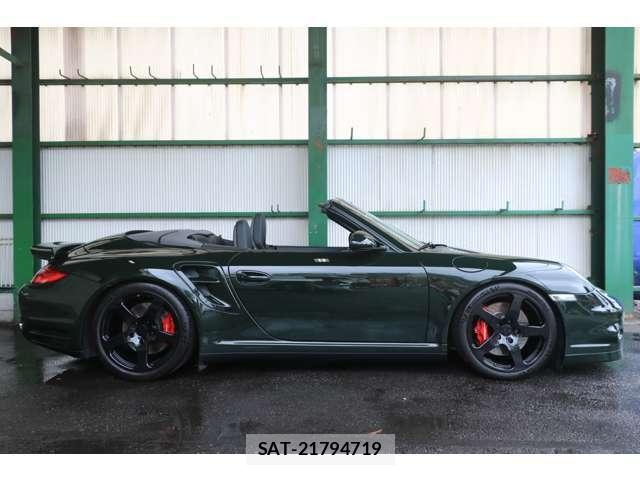 Porsche 911 2010-04 8372454-2