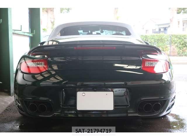 Porsche 911 2010-04 8372454-4