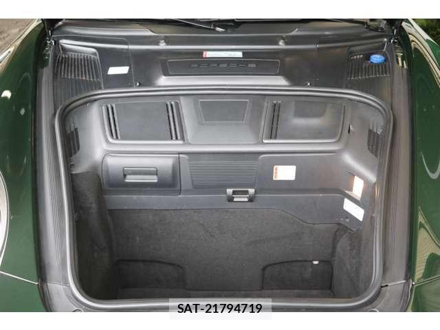 Porsche 911 2010-04 8372454-8