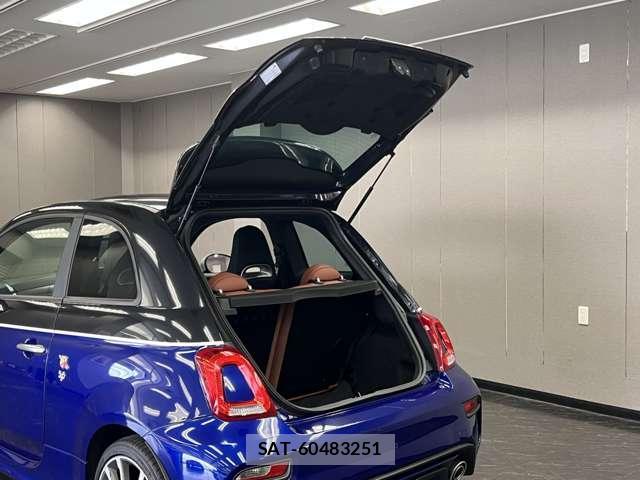 Abarth 595 2018-05 8374352-17