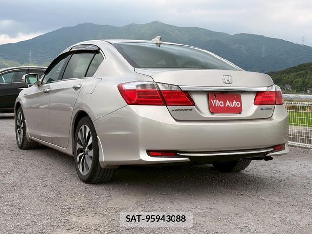 Honda ACCORD HYBRID 2013-06 8372639-4
