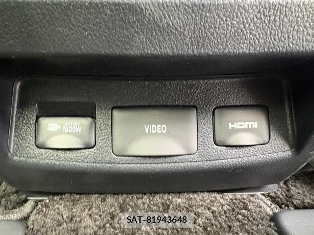 Toyota ALPHARD HYBRID 2017-11 8373990-9