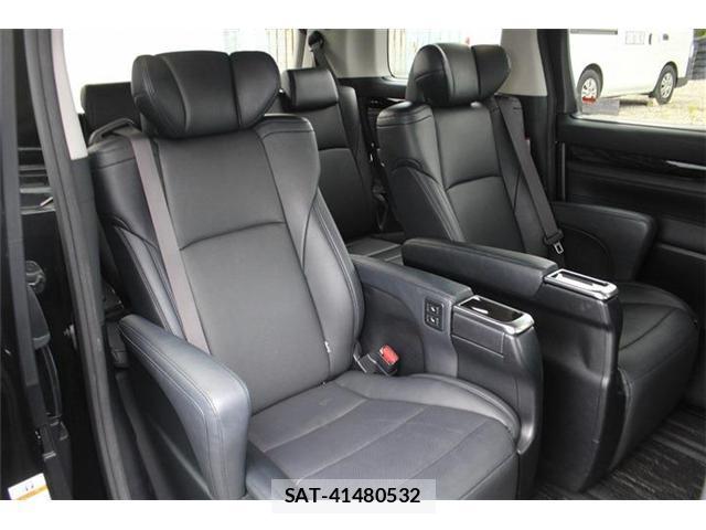 Toyota ALPHARD 2018-05 8373529-14