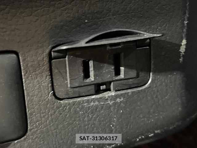 Toyota ALPHARD 2014-08 8373589-6