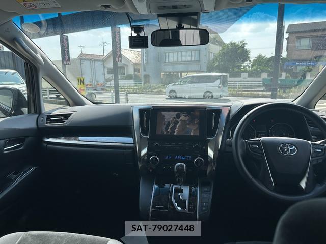 Toyota ALPHARD 2021-06 8373984-10