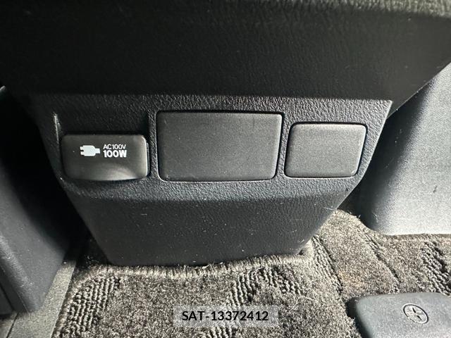 Toyota ALPHARD 2019-03 8373985-14