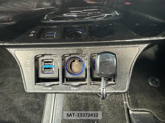 Toyota ALPHARD 2019-03 8373985-6