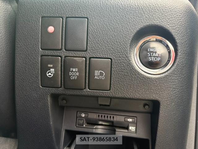 Toyota ALPHARD 2018-06 8373995-13