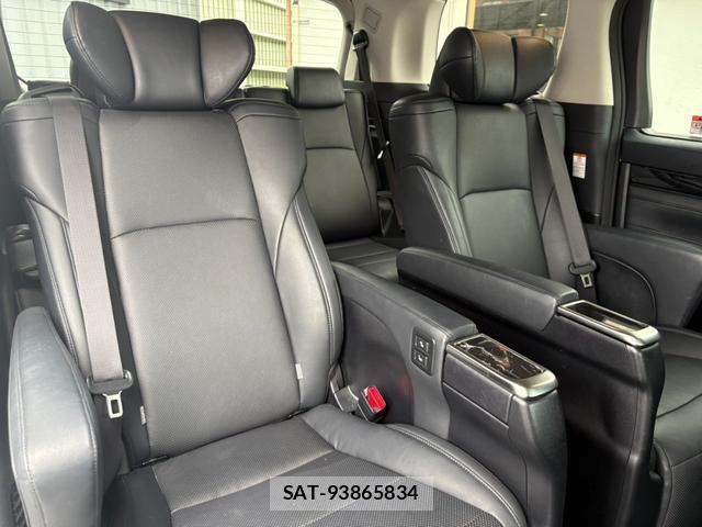 Toyota ALPHARD 2018-06 8373995-8