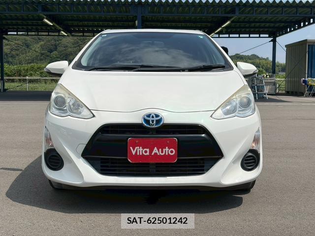 Toyota AQUA 2015-06 8372620-16