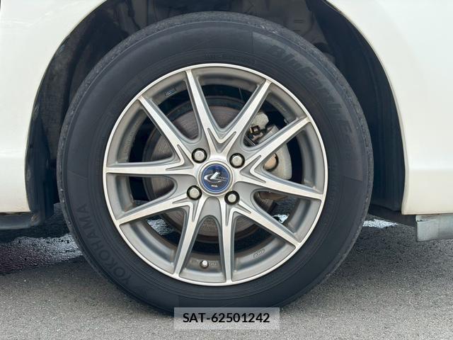 Toyota AQUA 2015-06 8372620-5