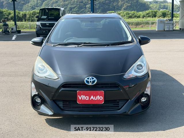 Toyota AQUA 2016-01 8372623-11