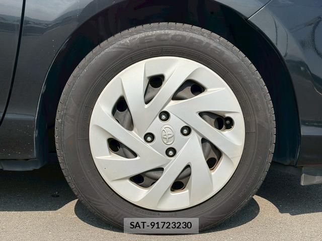 Toyota AQUA 2016-01 8372623-6
