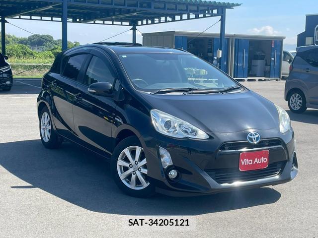 Toyota AQUA 2015-10 8372626-1