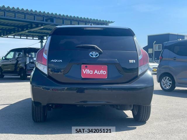 Toyota AQUA 2015-10 8372626-12