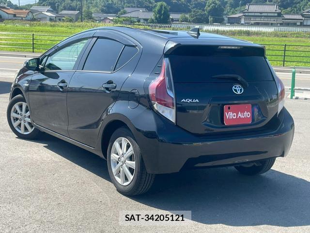 Toyota AQUA 2015-10 8372626-18
