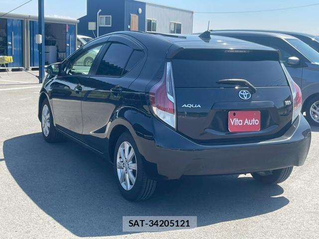 Toyota AQUA 2015-10 8372626-4