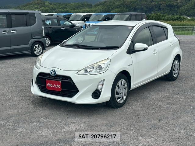 Toyota AQUA 2015-07 8372631-15