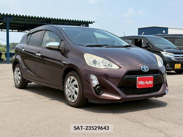 Toyota AQUA 2015-10 8372646-1
