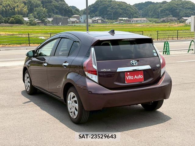 Toyota AQUA 2015-10 8372646-10