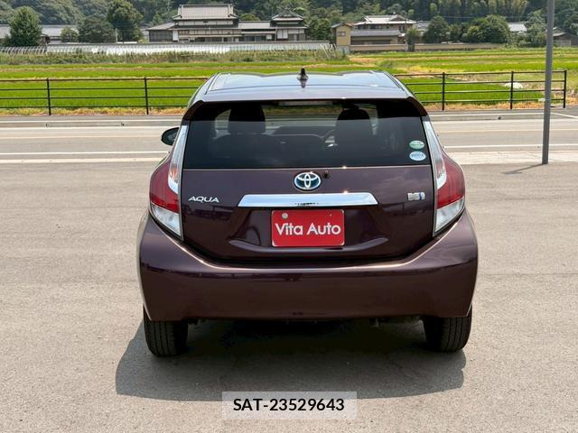Toyota AQUA 2015-10 8372646-12