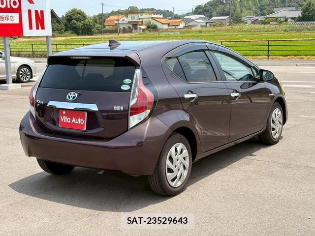 Toyota AQUA 2015-10 8372646-14