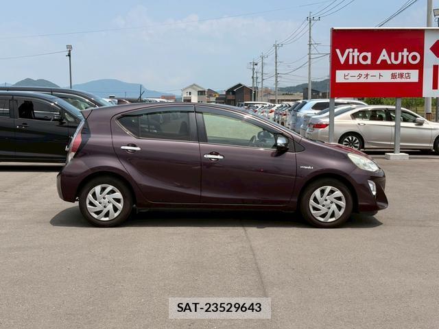 Toyota AQUA 2015-10 8372646-18