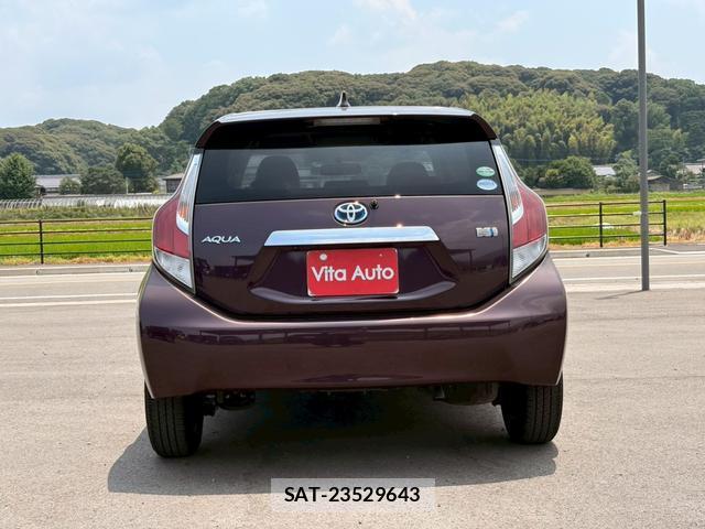 Toyota AQUA 2015-10 8372646-3