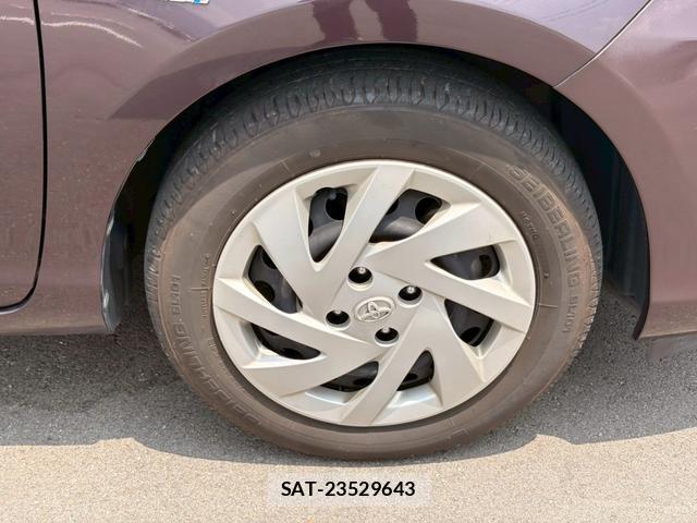 Toyota AQUA 2015-10 8372646-6
