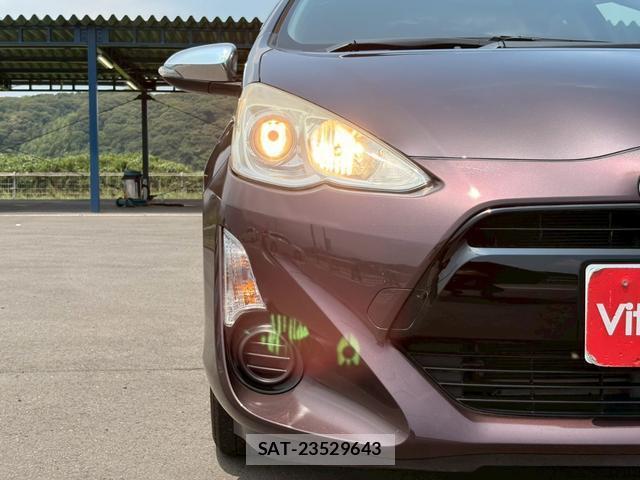 Toyota AQUA 2015-10 8372646-7