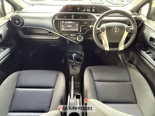Toyota AQUA 2017-07 8372733-16