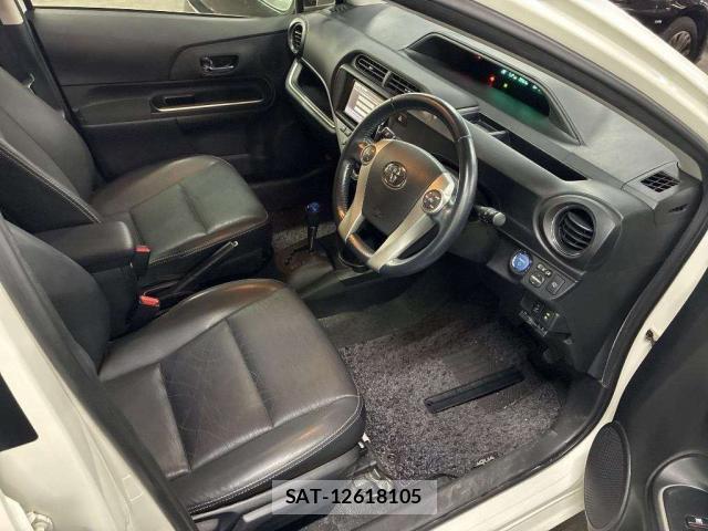 Toyota AQUA 2013-10 8372827-5