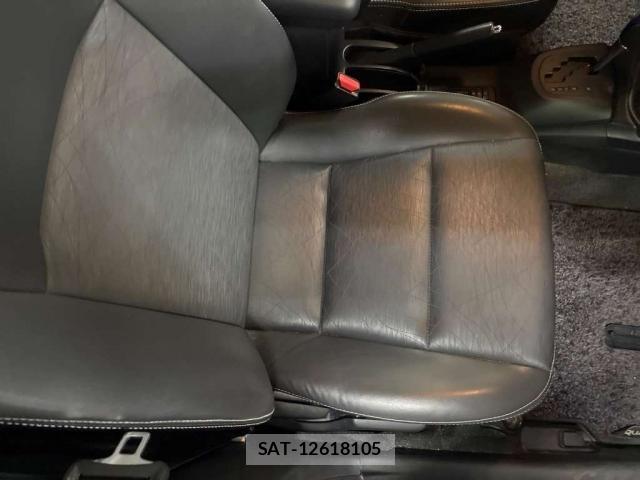 Toyota AQUA 2013-10 8372827-6