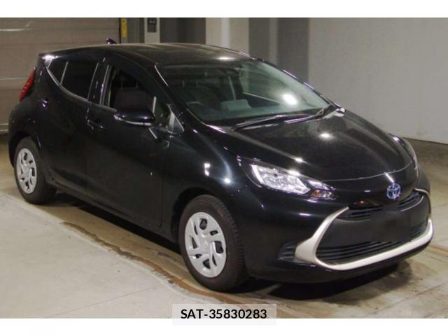 Toyota AQUA 2023-03 8372836-0