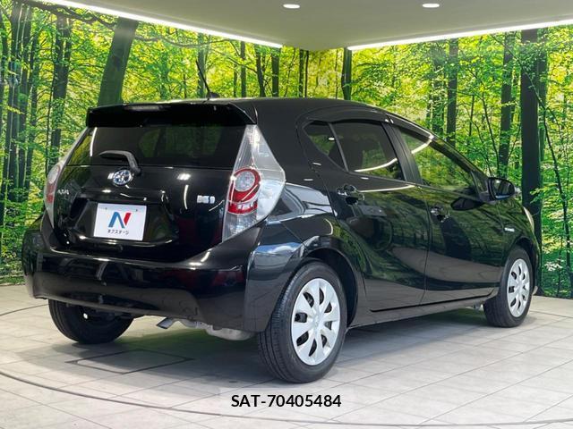 Toyota AQUA 2013-09 8372981-16