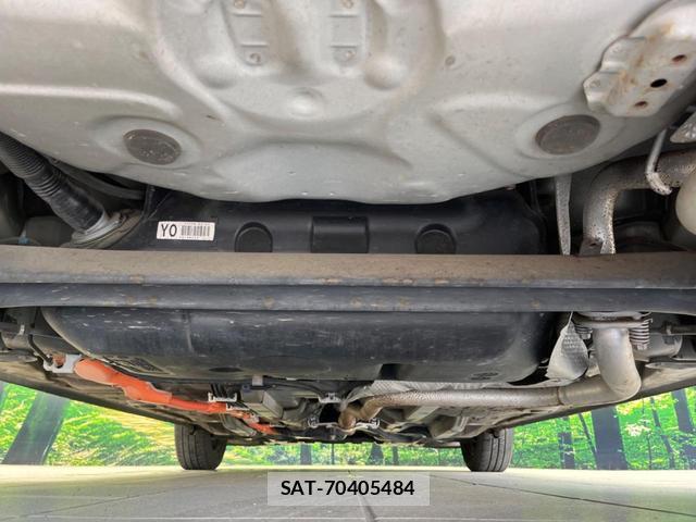 Toyota AQUA 2013-09 8372981-18