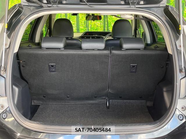 Toyota AQUA 2013-09 8372981-9