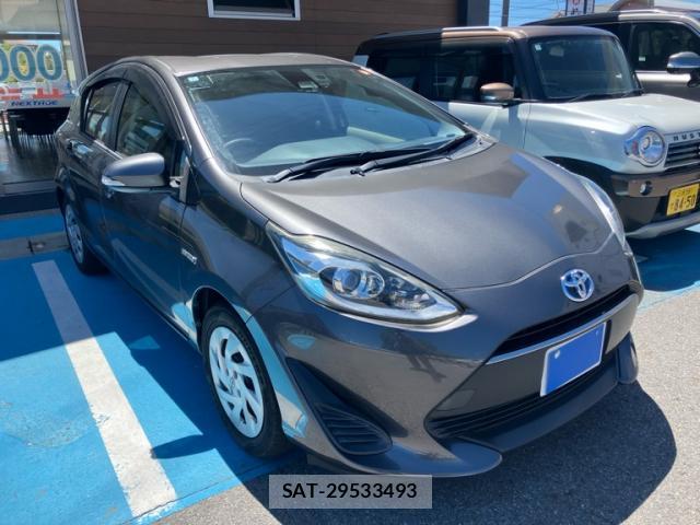 Toyota AQUA 2018-03 8373007-0