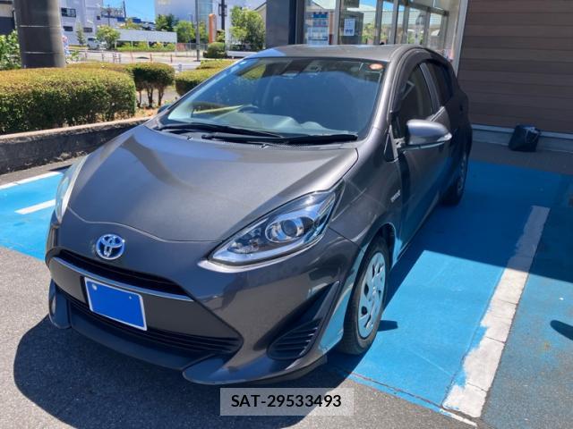 Toyota AQUA 2018-03 8373007-2