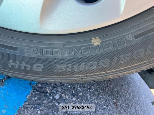 Toyota AQUA 2018-03 8373007-4