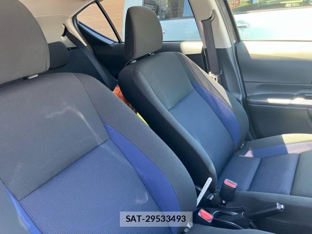 Toyota AQUA 2018-03 8373007-6
